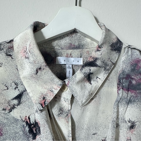 Leith 100% Silk Button Down Top Blouse Wrap Around Multicolor Size XS - Picture 8 of 9